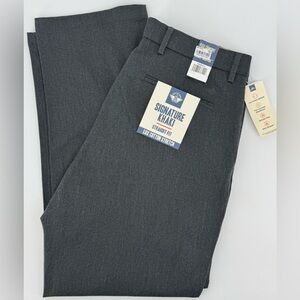 NWT. Dockers Men's Straight Fit Lux Cotton Stretch Gray Signature Khakis 36x30